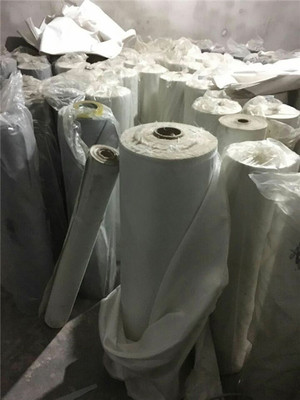 灰色硅膠布在徐州防火布領(lǐng)域的應(yīng)用與技術(shù)解析 來自河北偉達(dá)誠防火材料的專業(yè)視角